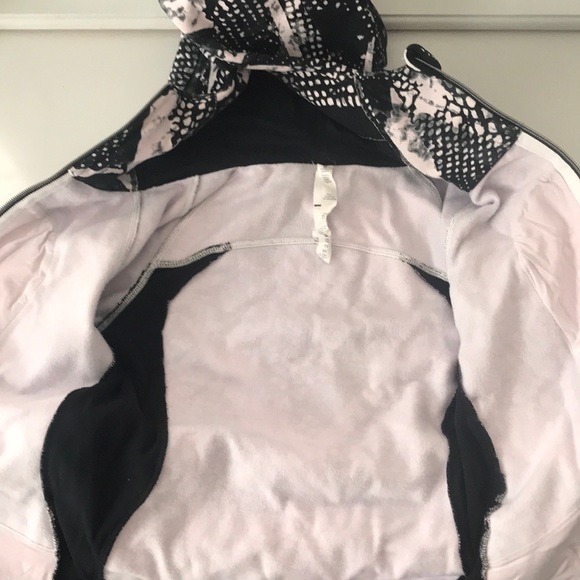 Lululemon Sweater - Picture 8 of 8